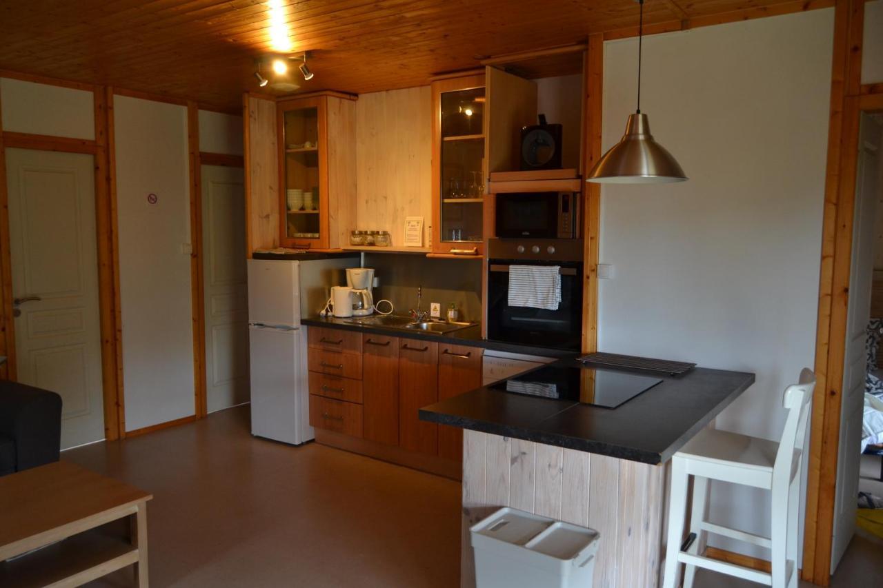 Beautiful Lake View 3 Bedroom Chalet. Saint-Manvieu-Bocage Exteriör bild